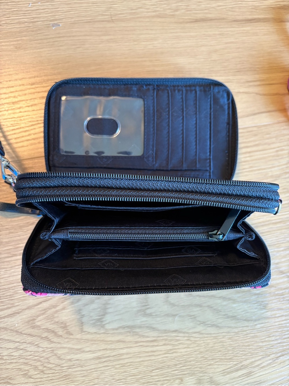 Vera Bradley Disney RFID wallet - Picture 4 of 5